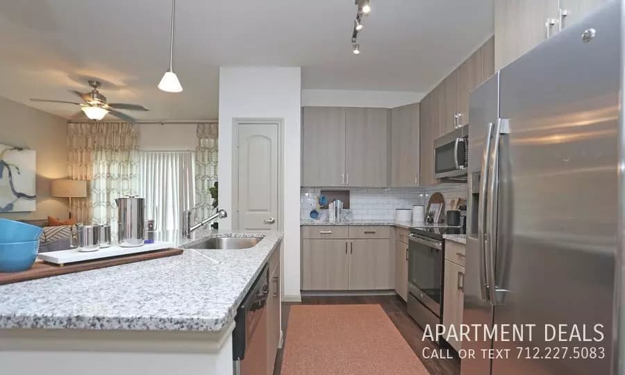 16708 W Lk photo 2