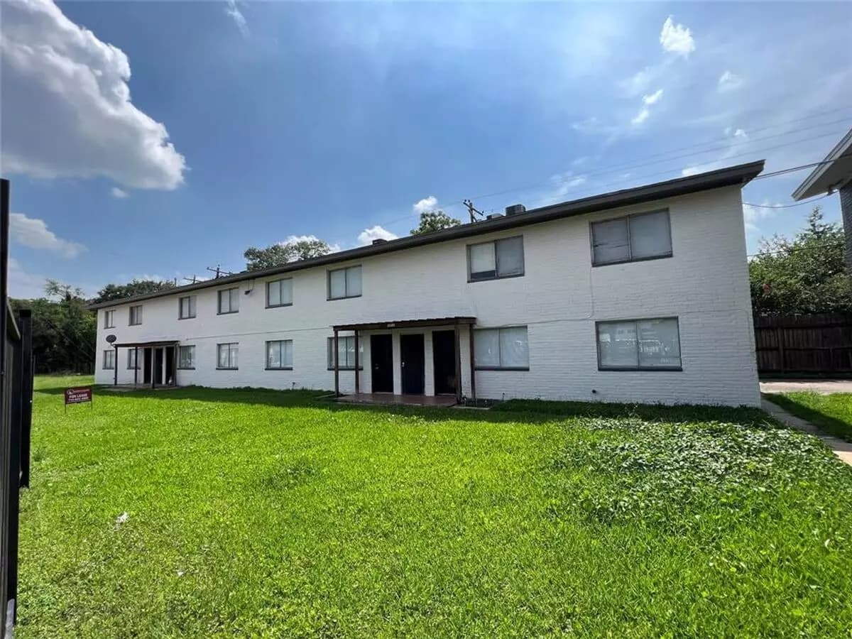 1 Bed • 1 Bath DRM12 floor plan