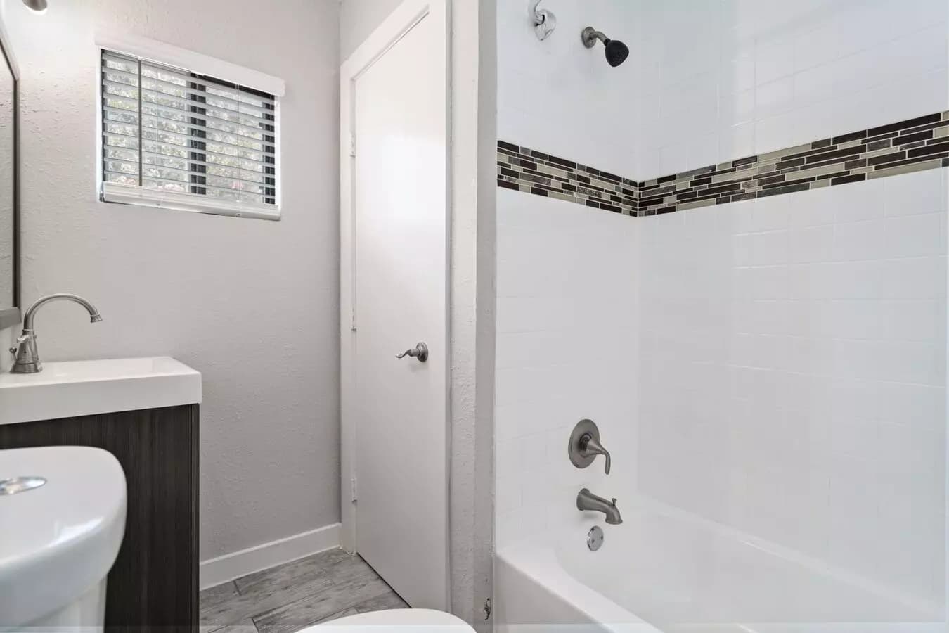 2 Beds • 1 Bath 2 floor plan