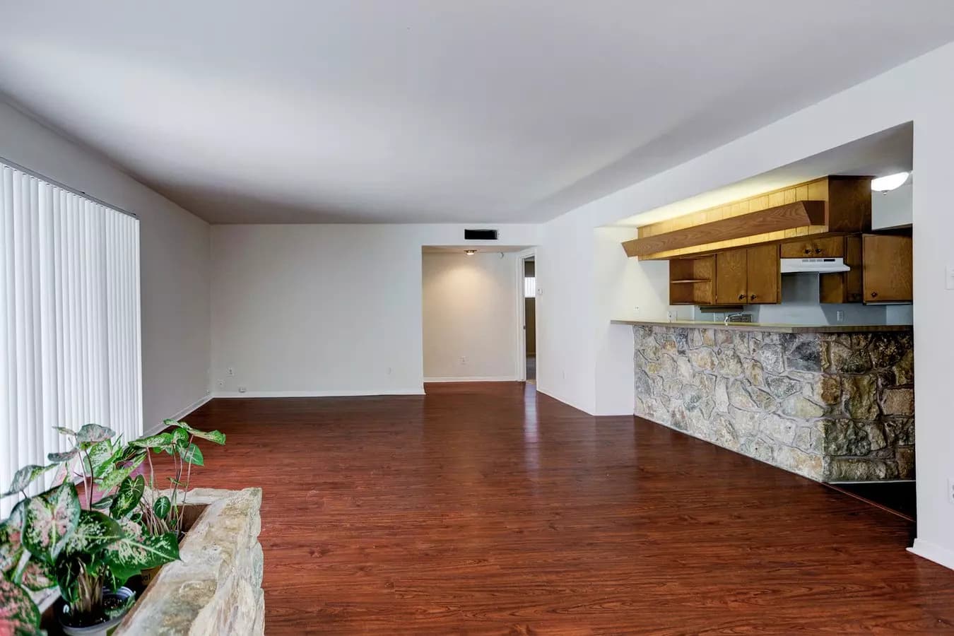 2 Beds • 2 Bath 01 floor plan
