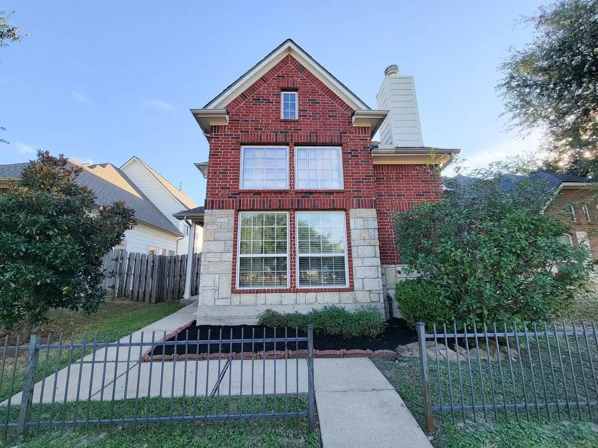 4 Beds • 3 Bath - floor plan