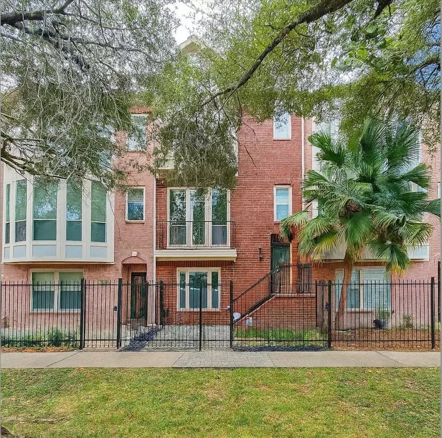 3 Beds • 3 Bath - floor plan
