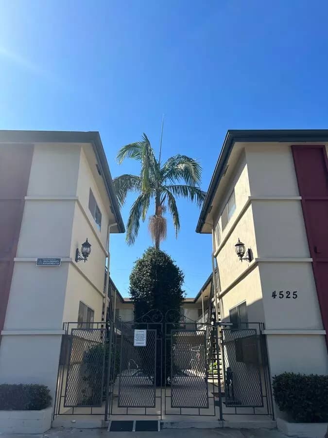2 Beds • 1 Bath O floor plan