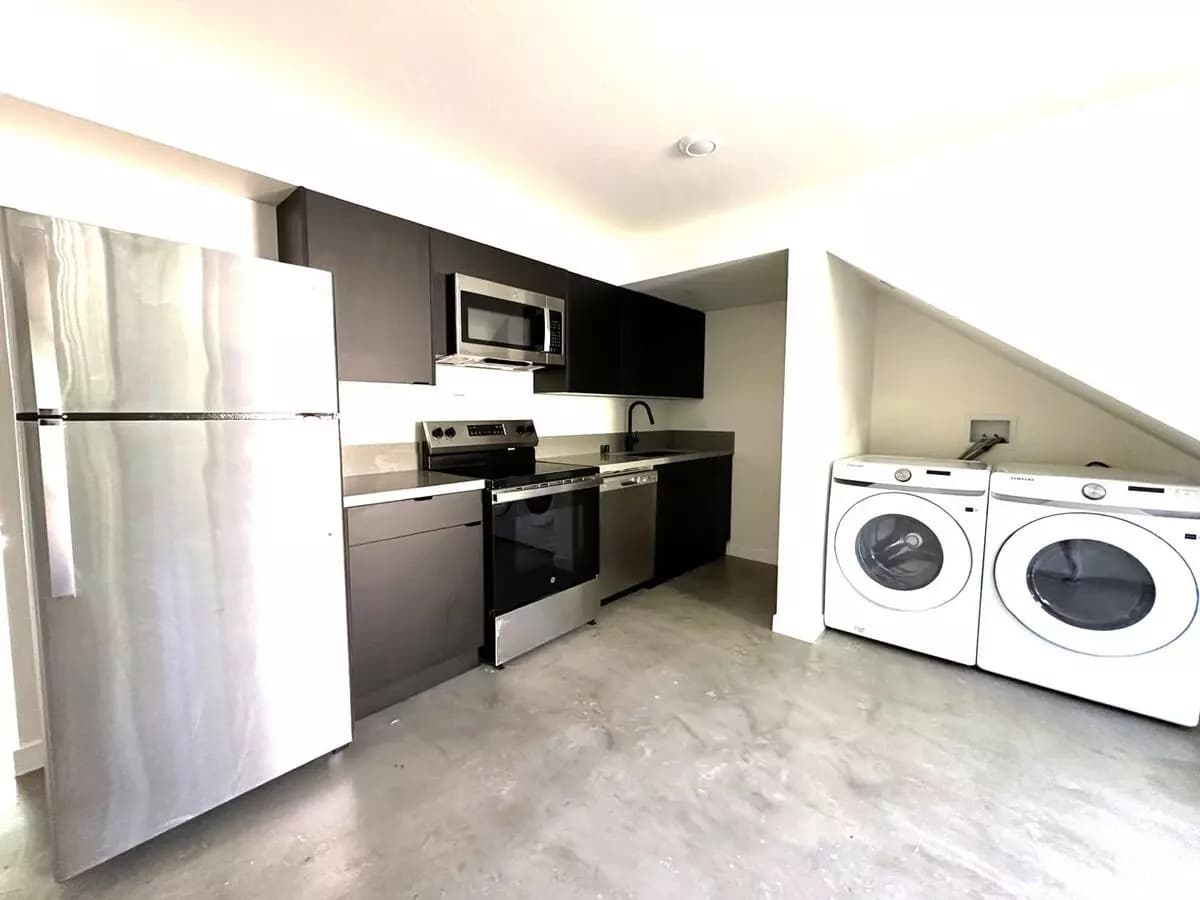 1 Bed • 1 Bath 5 floor plan