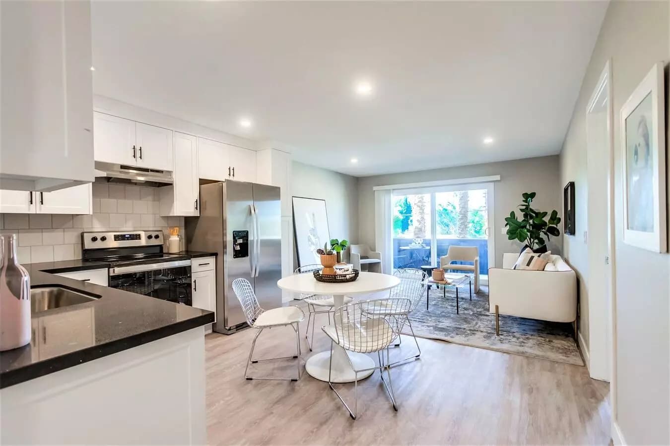 3 Beds • 2 Bath 6 floor plan