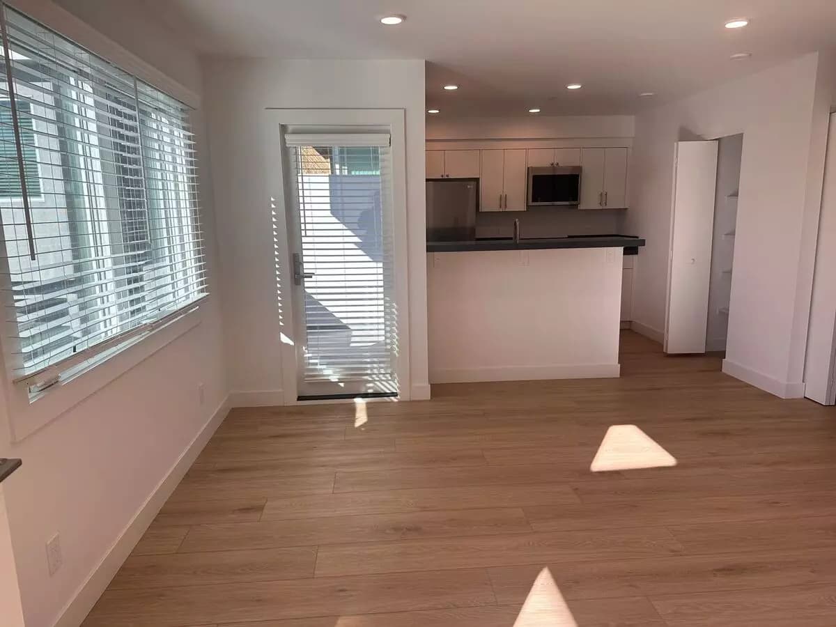 2 Beds • 1 Bath 3942-202 floor plan