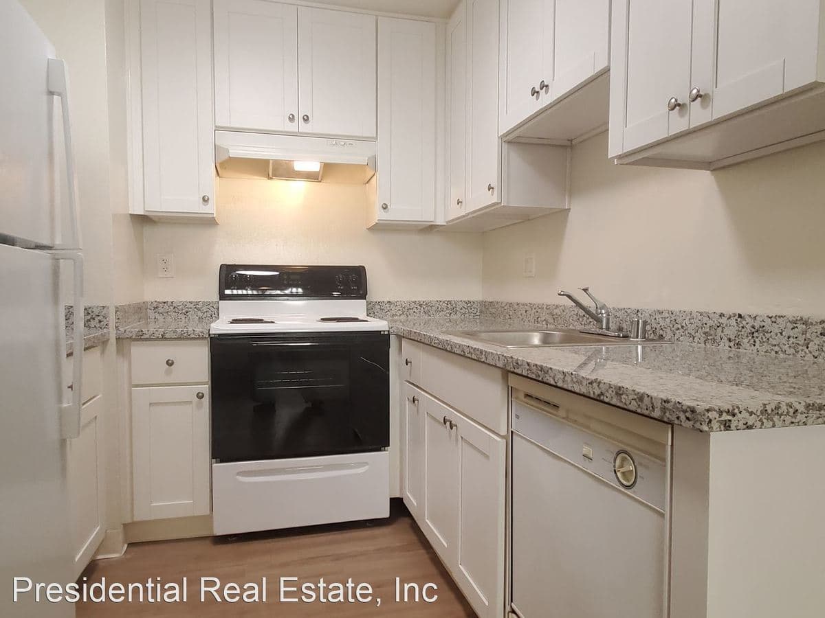 1 bd · 1 ba · 385 sqft floor plan