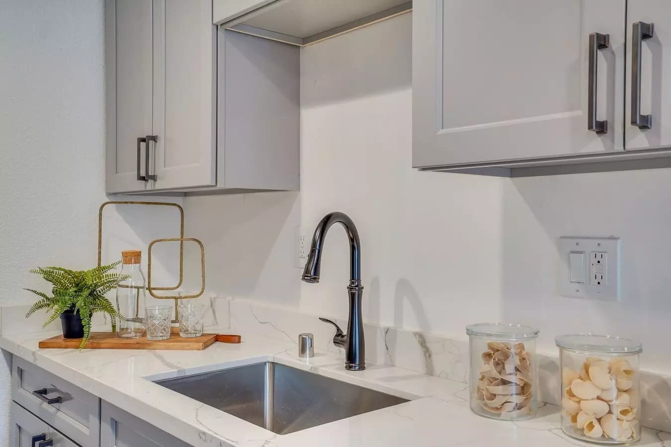 2 Beds • 1 Bath floor plan