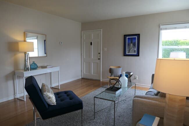 2BD/1BA floor plan