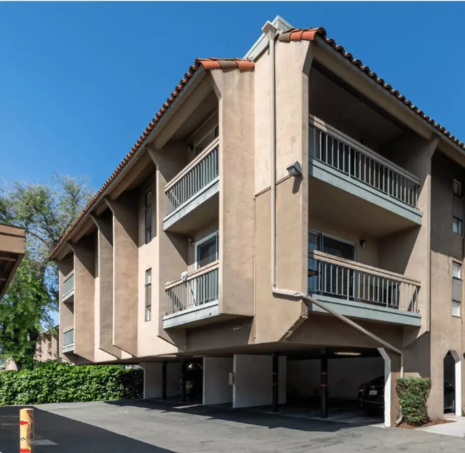 2BR/1.0BA floor plan