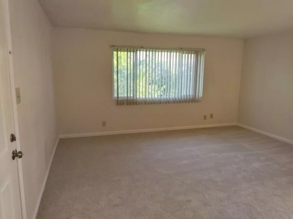 2BR/1BA floor plan