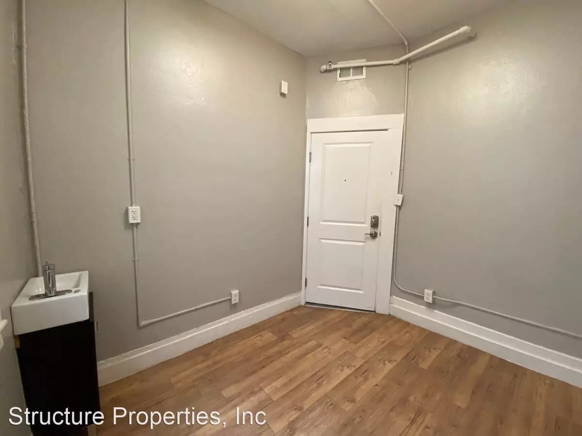 Studio • 1 Bath 24 floor plan