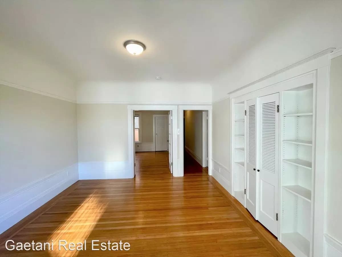1 Bed • 1 Bath 5 floor plan