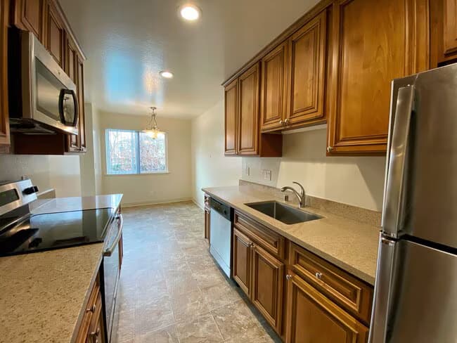 2 Beds • 2 Bath 141 floor plan