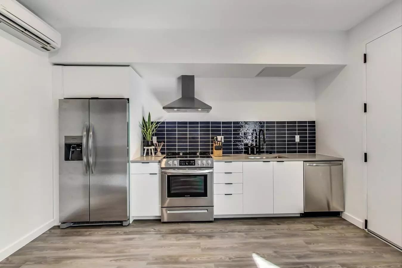 Studio · 1 ba · 299 sqft floor plan