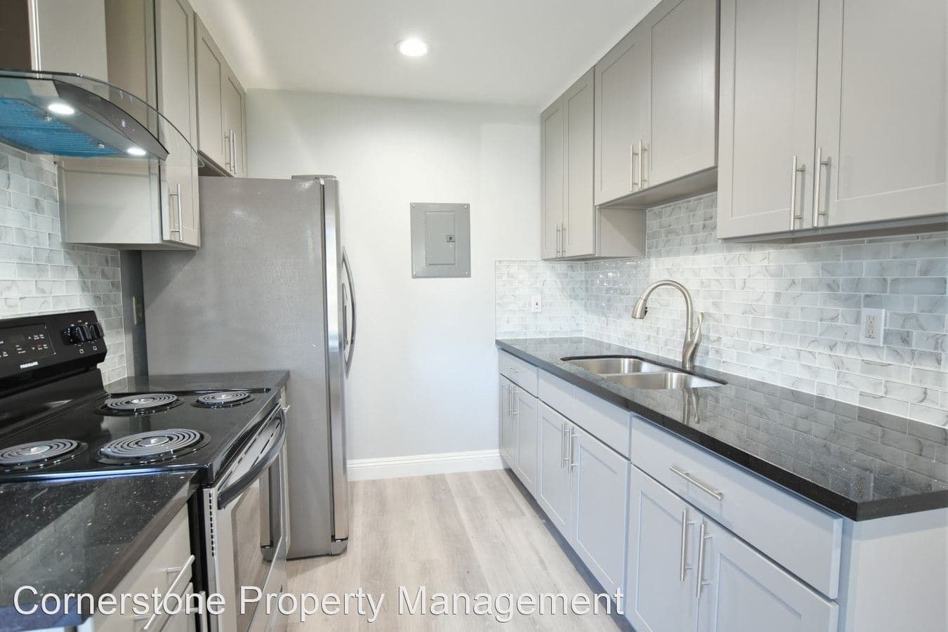 2 bd · 1 ba · 700 sqft floor plan
