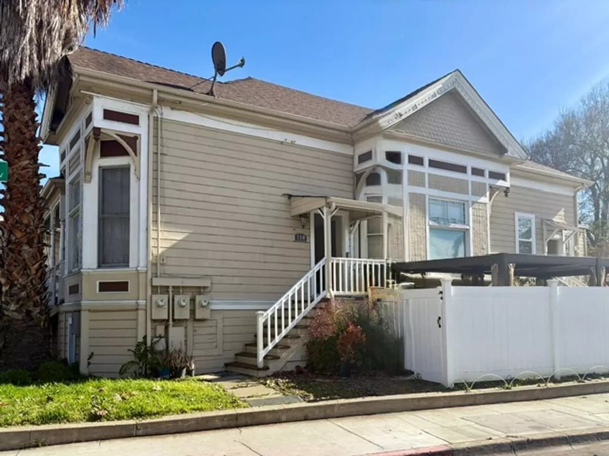 1 Bed • 1 Bath - floor plan