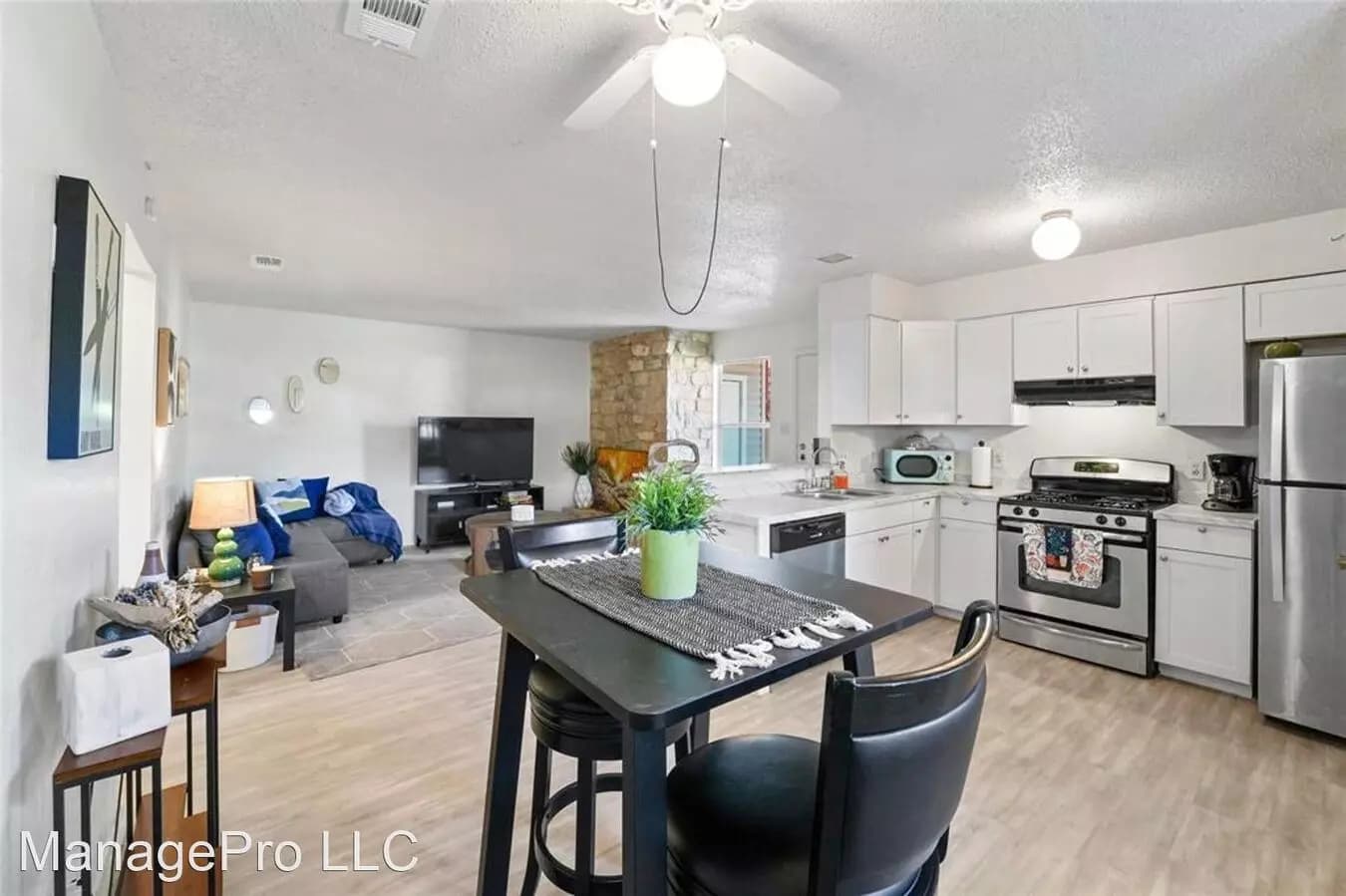 2 Beds • 1 Bath C floor plan