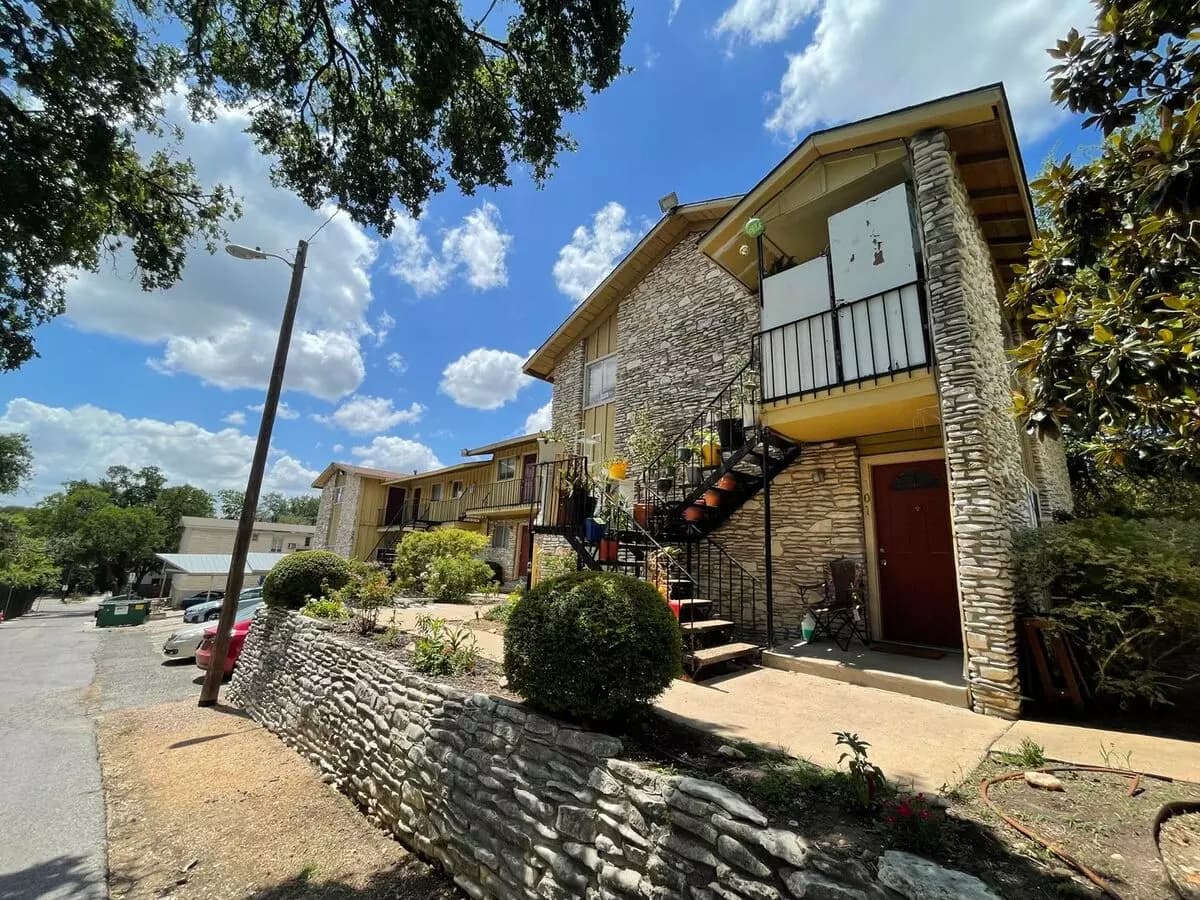 2 Beds • 1 Bath 101 floor plan