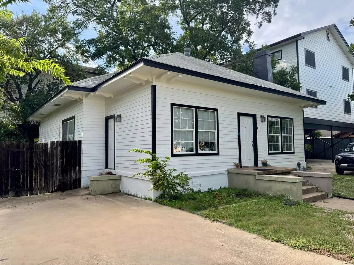 4 br / 2.0 ba, $3495 A floor plan