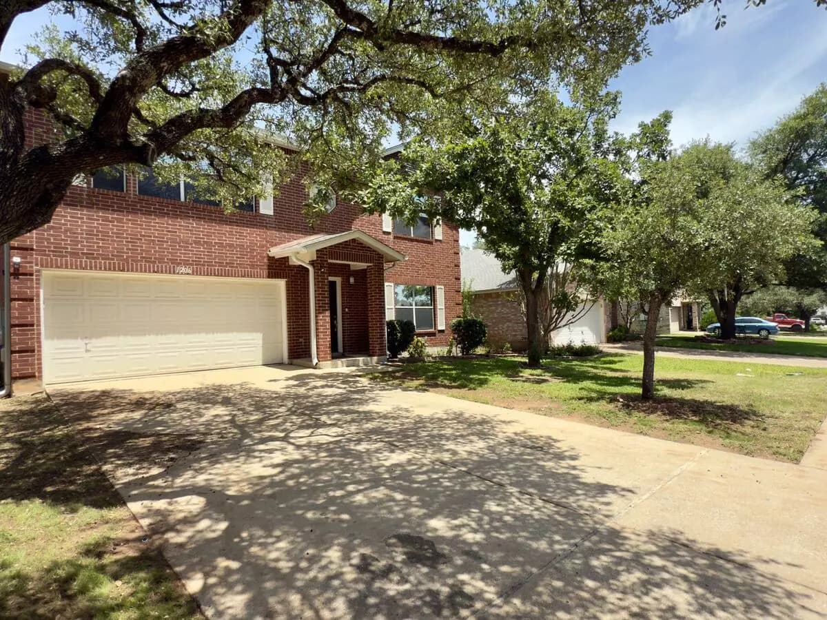 4 Beds • 2 Bath - floor plan