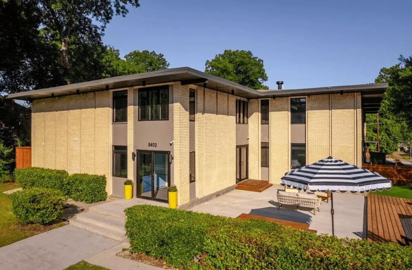2 Beds • 1 Bath 203 floor plan
