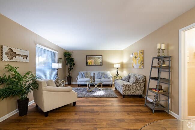 2 Beds • 1 Bath 812 floor plan