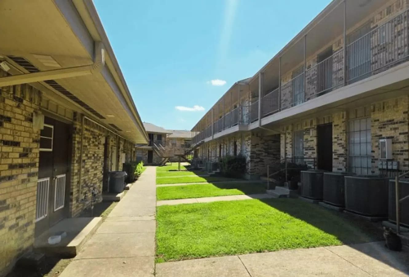 2BR/1BA 203 floor plan