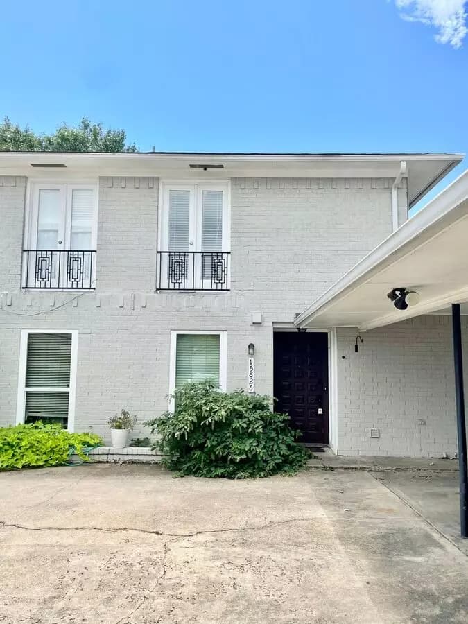 3 Beds • 2 Baths floor plan