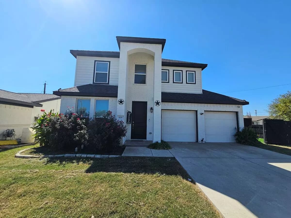 4 Beds • 3 Bath - floor plan