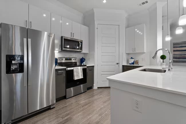 B2-Skyline 13-13307 floor plan