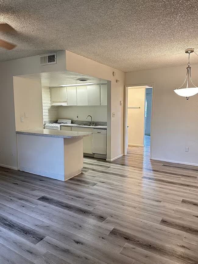 1 Bed • 1 Bath 233 floor plan