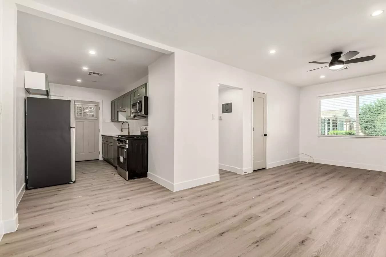 1 Bed • 1 Bath 4 floor plan