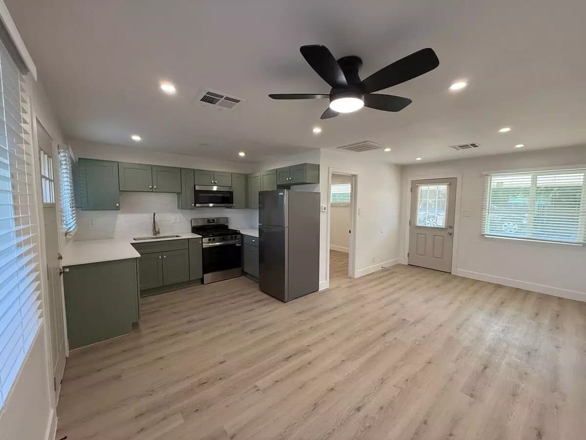 2 Beds • 2 Bath 5 floor plan