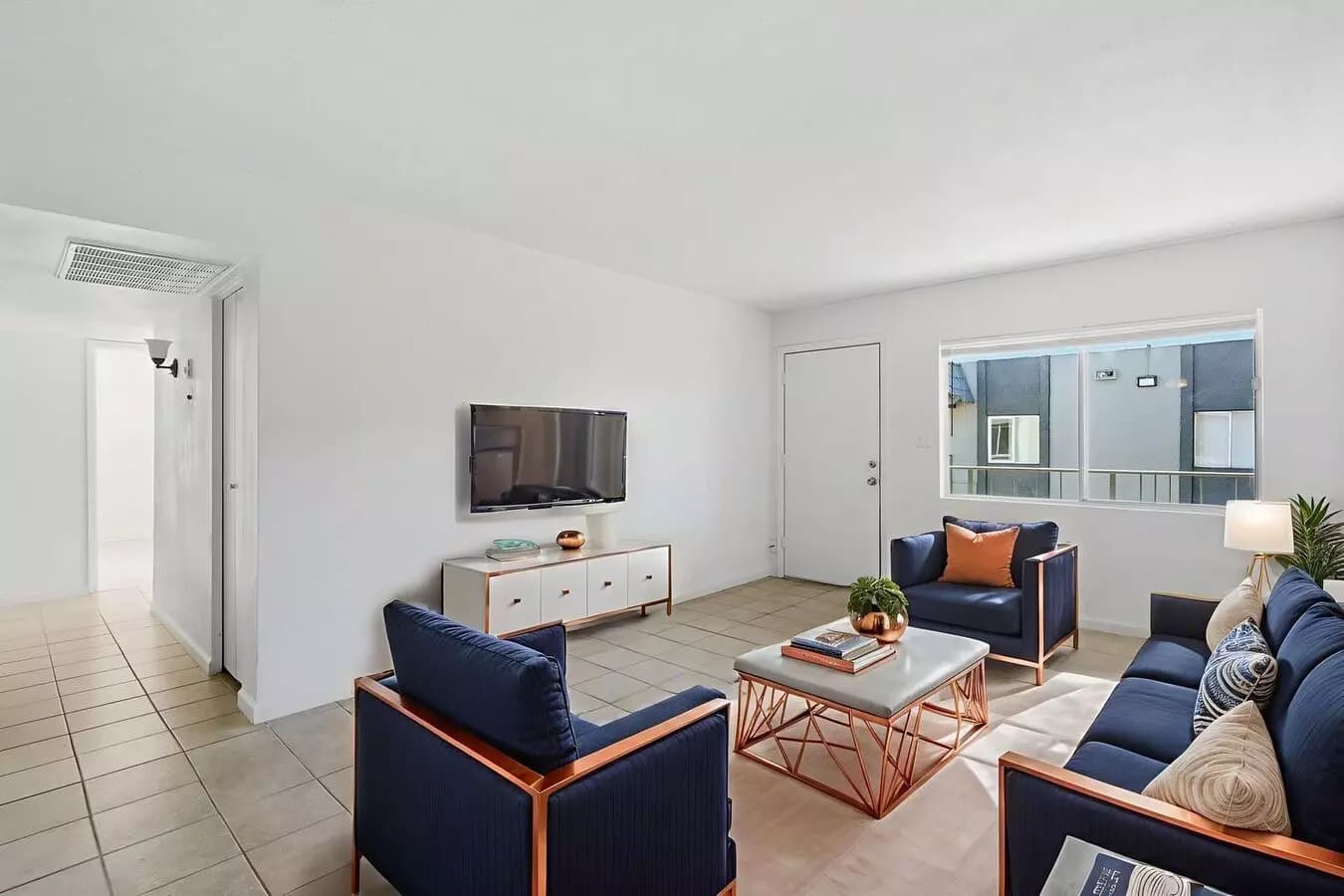 2 Beds • 1 Bath floor plan