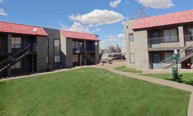 2 Beds • 1 Bath 240 floor plan