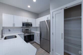 1 Bed + Den 1.5 Bathrooms B302 floor plan