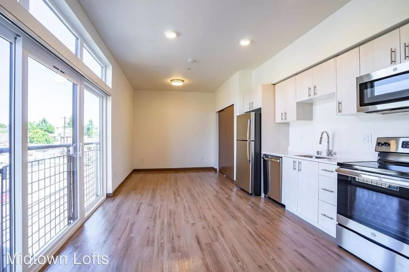 Corner Studio 302 floor plan