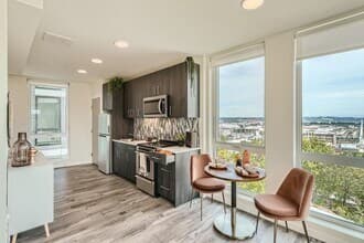 1b/1ba B 323 floor plan