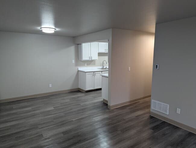 2x1 F-J J108 floor plan