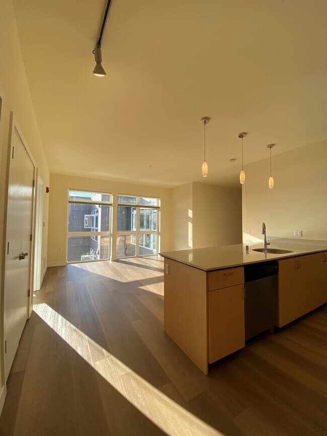 1 Den ADA 401 floor plan