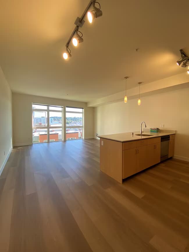 1x1 Open 648 698 sf 235 floor plan