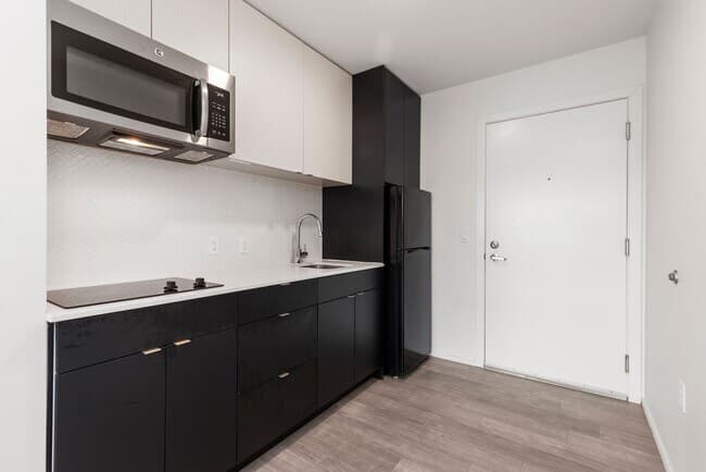 studio 1.0 baths (290 sqft) 311 floor plan