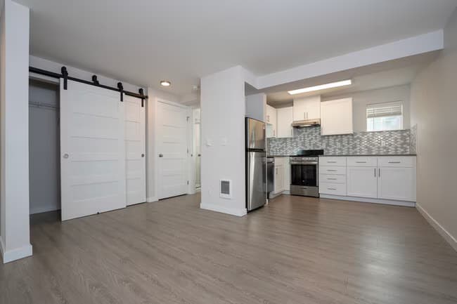 Studio 14 floor plan
