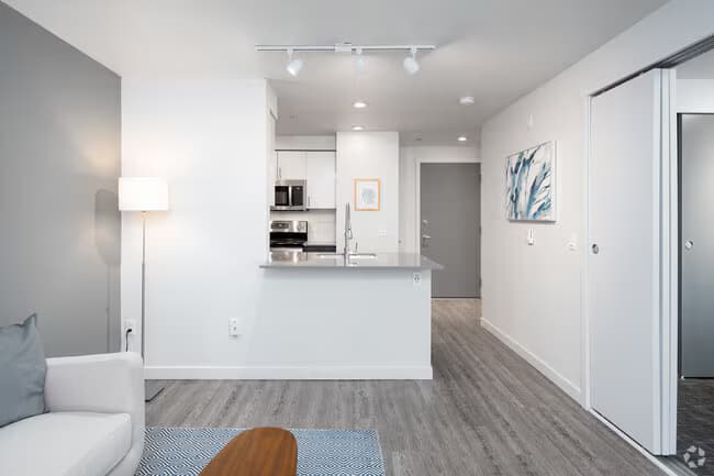 Remodeled Corner 1 Bed 607 floor plan