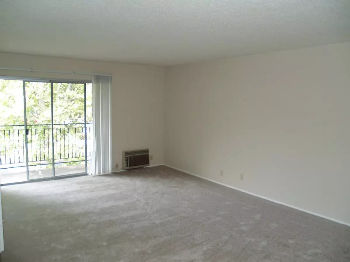 1 Bed • 1 Bath 06 floor plan