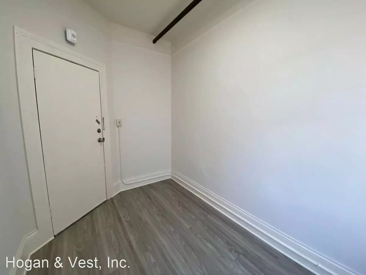 Studio • 1 Bath 32 floor plan