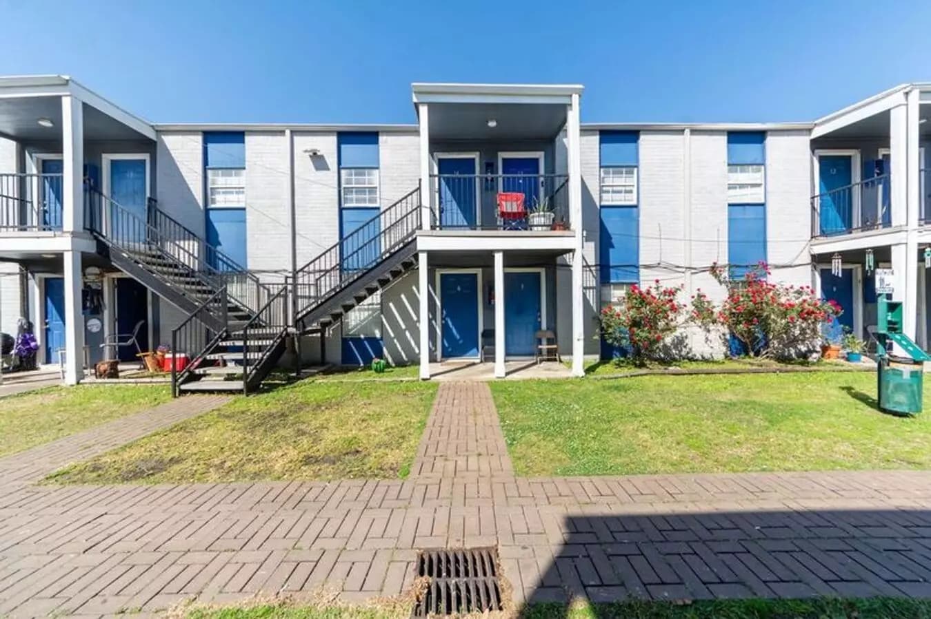 2 Beds • 1 Bath 23 floor plan