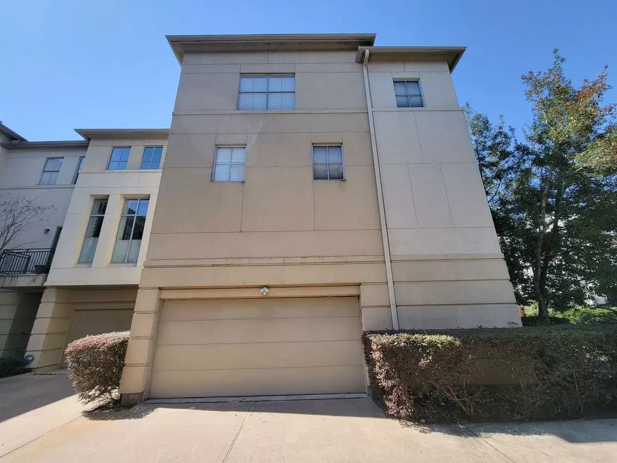 3 Beds • 3 Bath - floor plan