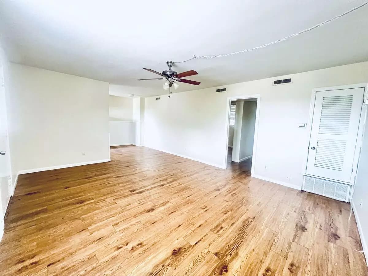 2 Beds • 1 Bath floor plan